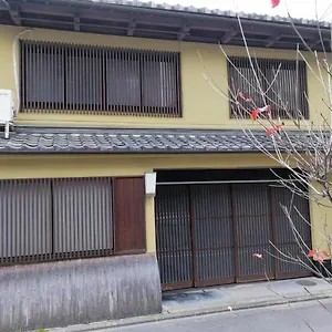 京都二条城近く京町屋120年の歴史に泊まる Villa